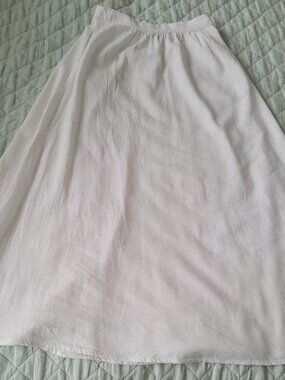 Vince Camuto front pocket - white midi-flared skirt size 0